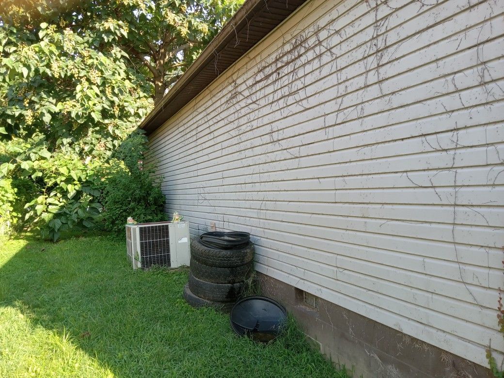We R Selling Our House For 1000 Dollars
