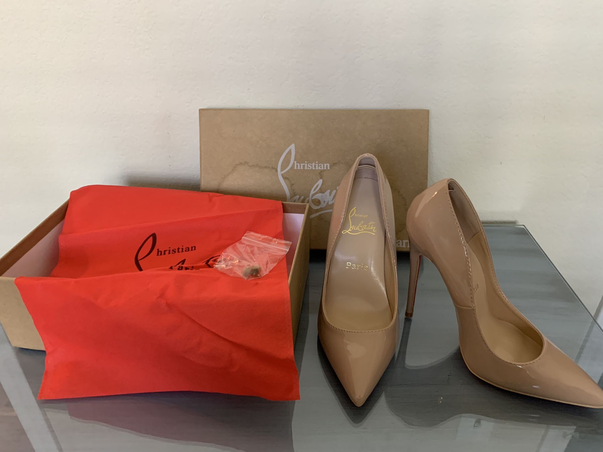 NWT Woman’s Designer Patient Leather Heels Uk 37