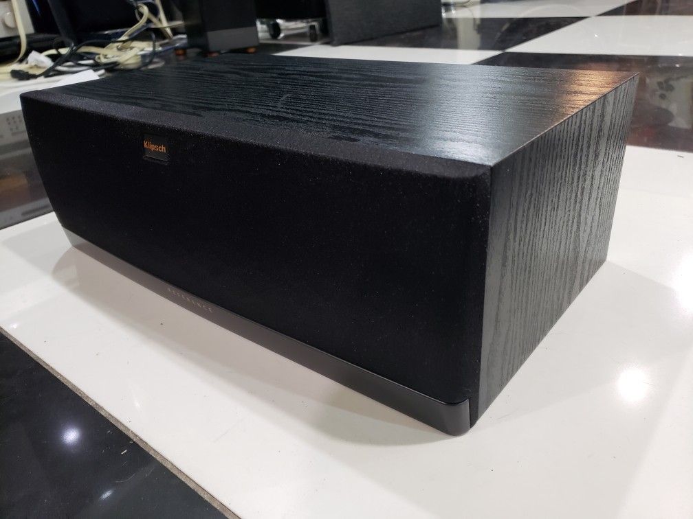 Klipsch RC 42 ll 300 Watts Peak Center Speaker Like New Perfect Working Very Nice Sound Will Test Before You Buy