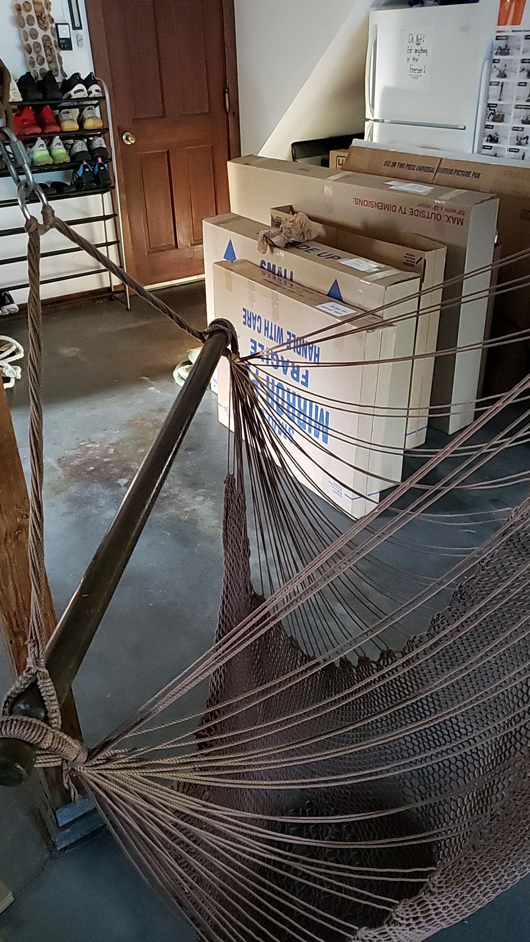 Hanging swing chair