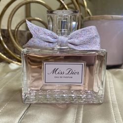 Miss Dior Eau De Parfum Thumbnail