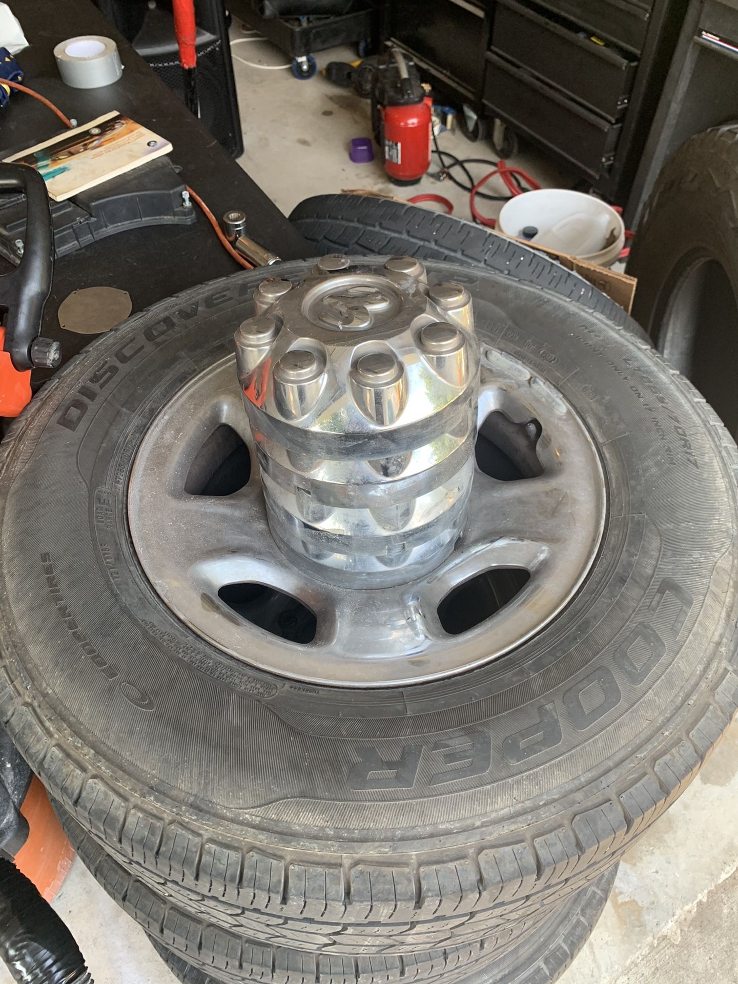 Dodge 8 lugs size 17 rims