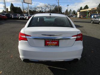 2014 Chrysler 200 Thumbnail
