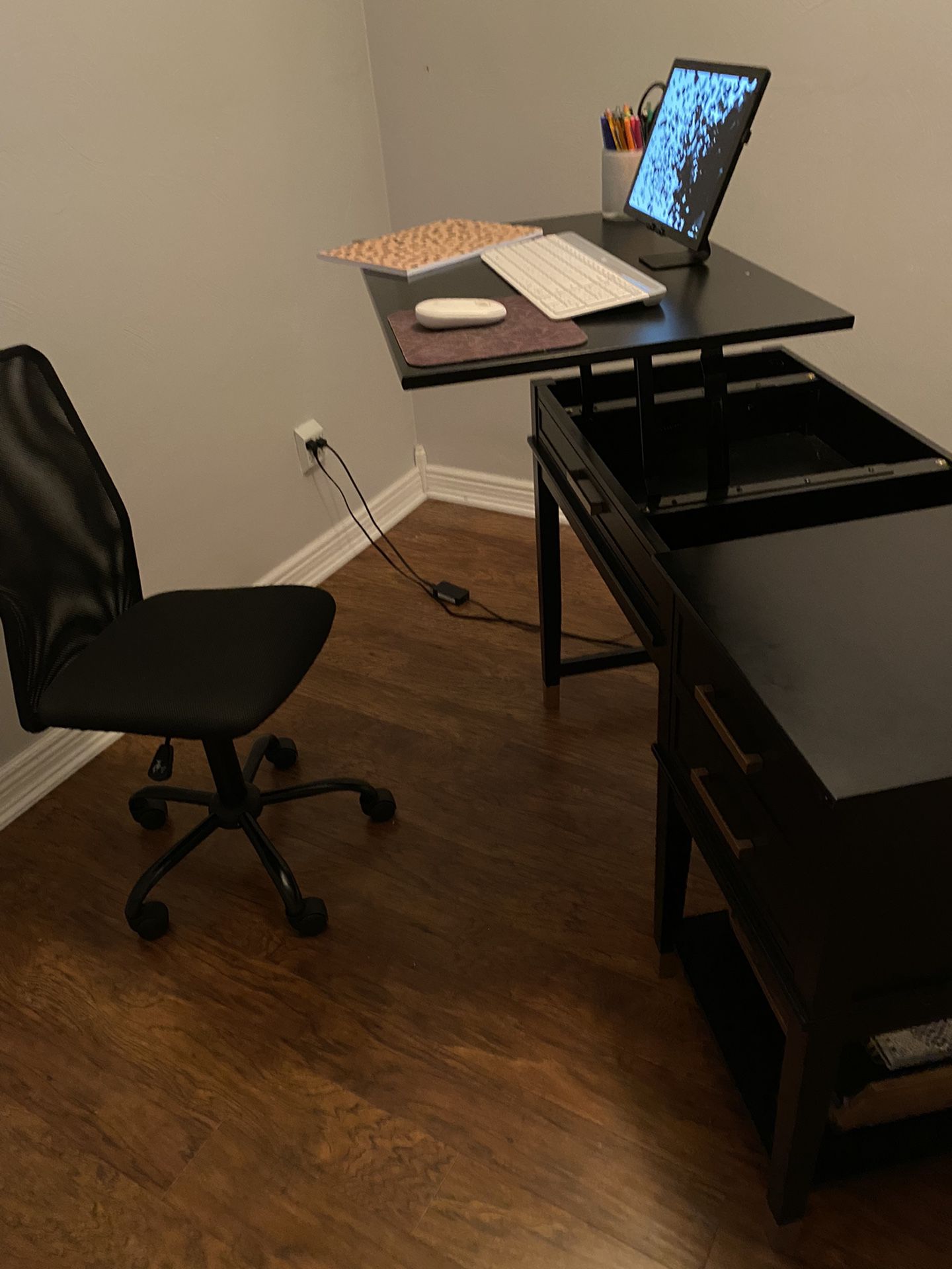 Great Condition Standing Desk
