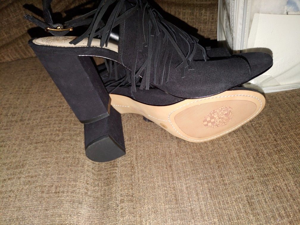 New Adrienne Size 8 Pumps & New Women's Plush Robe And Bootie