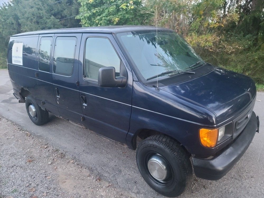 2005 Ford E-250