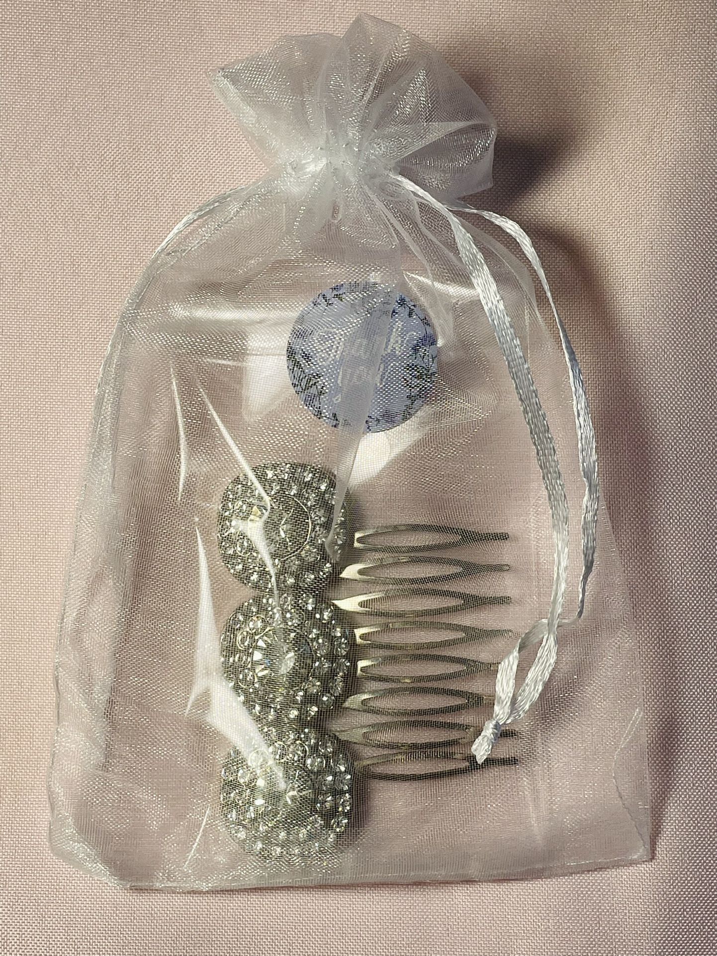 Beautiful crystal hair comb for wedding/ hair accessory/ bride hair comb