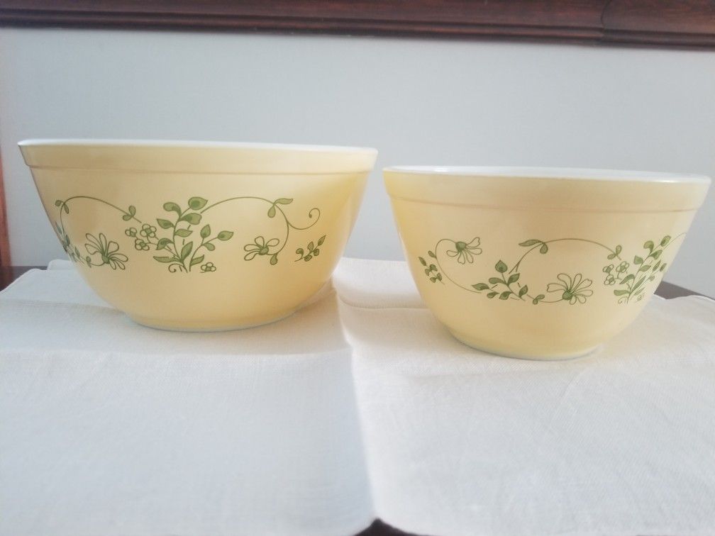 Pyrex Shenendoah Ivy Glass Bowl Set #401 and #402