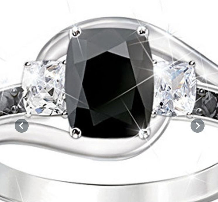 Size 6 925 silver Sterling natural black gem stone ring