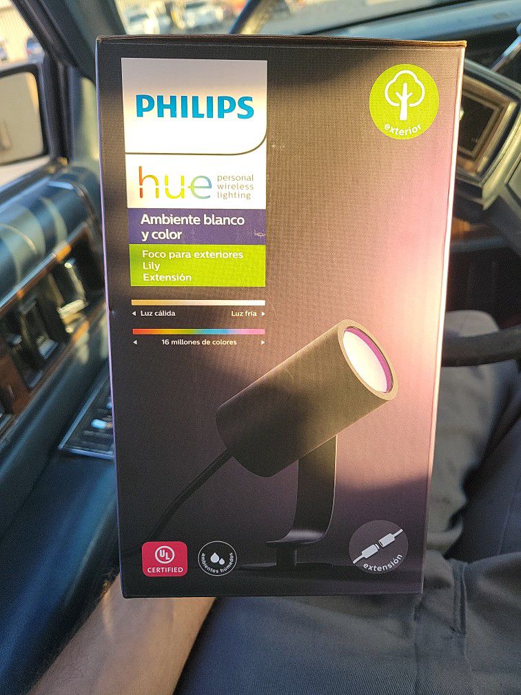 **PHILLIPS hue*~* PERSONAL WiRELESS LIGHTING SYSTEM, SMART HOME SYSTEM / OUTDOOR ACCENT LIGHT VARIABLE COLOR CHANGING OUTDooR AMBIENT SPOT  LiGHT!¡**
