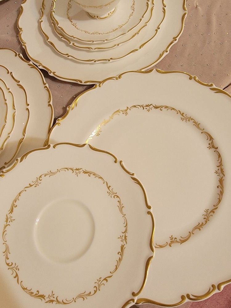 Royal Doultan Full Set Of Fine Bone China