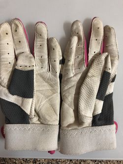 Easton Youth Softball Batting Gloves/Size Medium Thumbnail