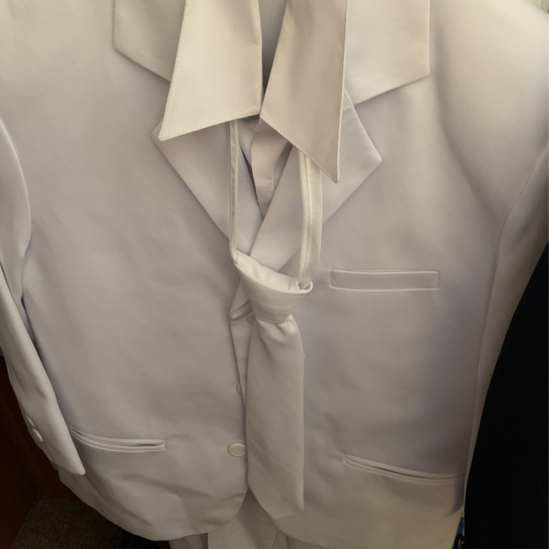 🕊🤍 4 piece tailored suit Excellent Condition- perfect for weddings or first communion
