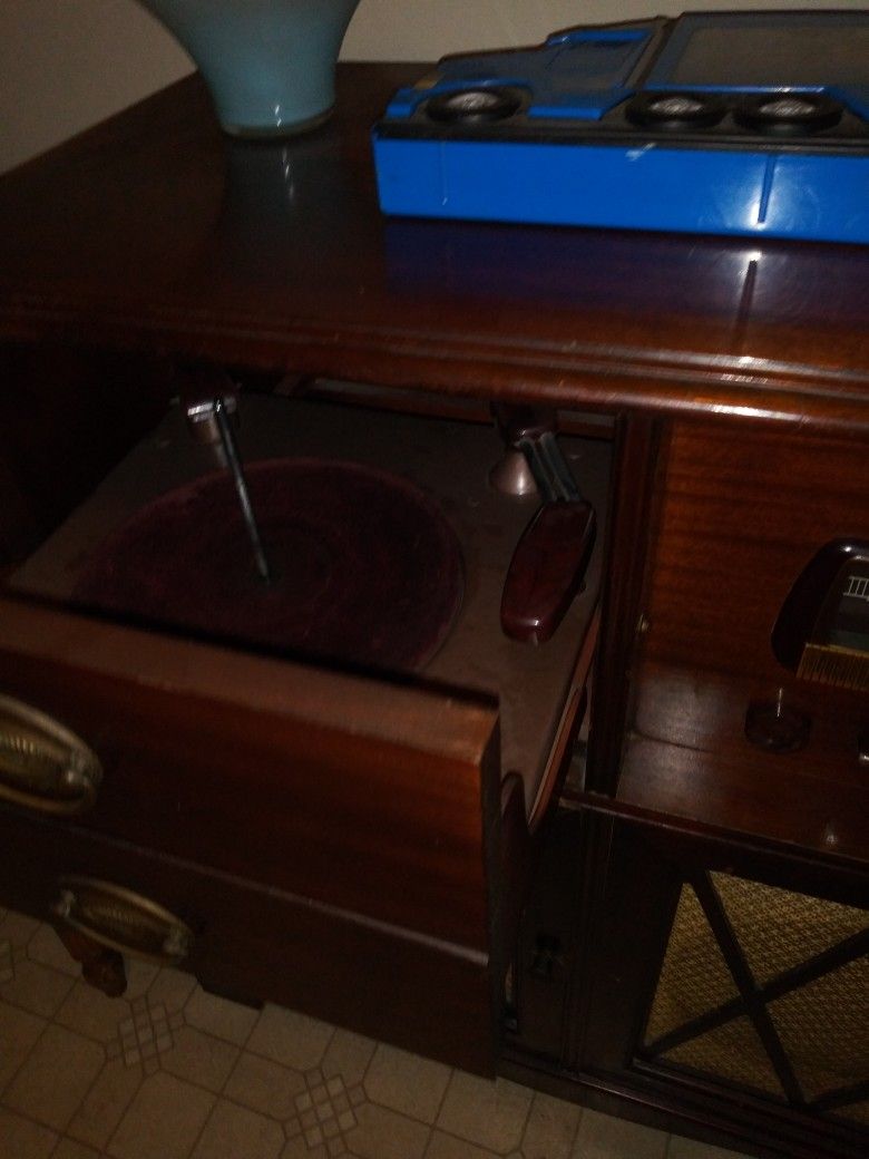 Stereo And Record Player From 19.00 Longtubes