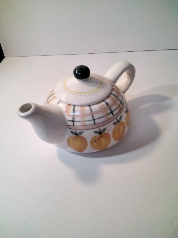 Very Cute Tea Pot .