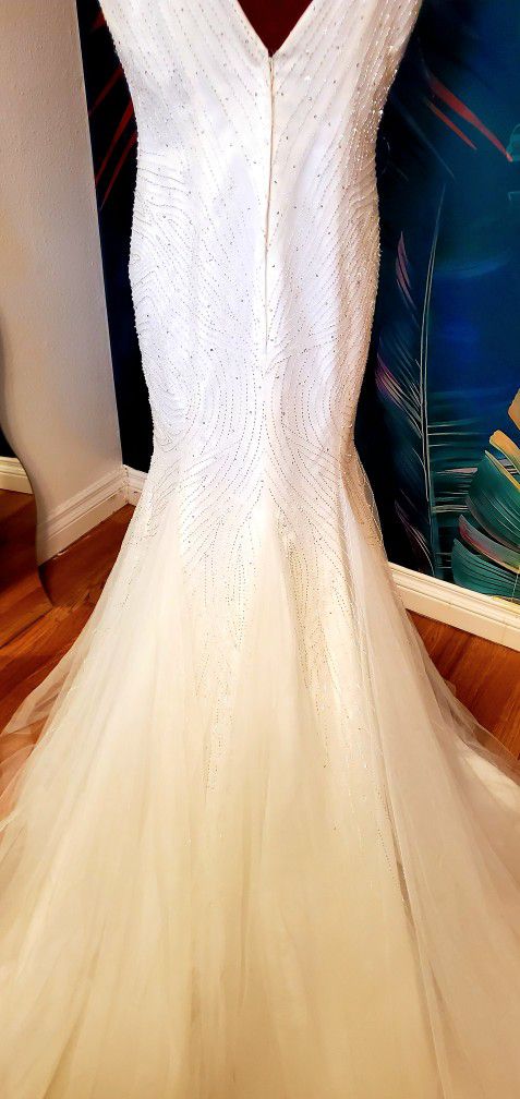 Beautiful Wedding Dress  Size 12  Ivory Color By Galina Signature 