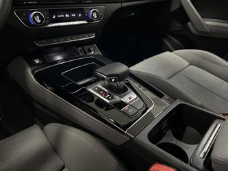 2022 Audi SQ5 Thumbnail