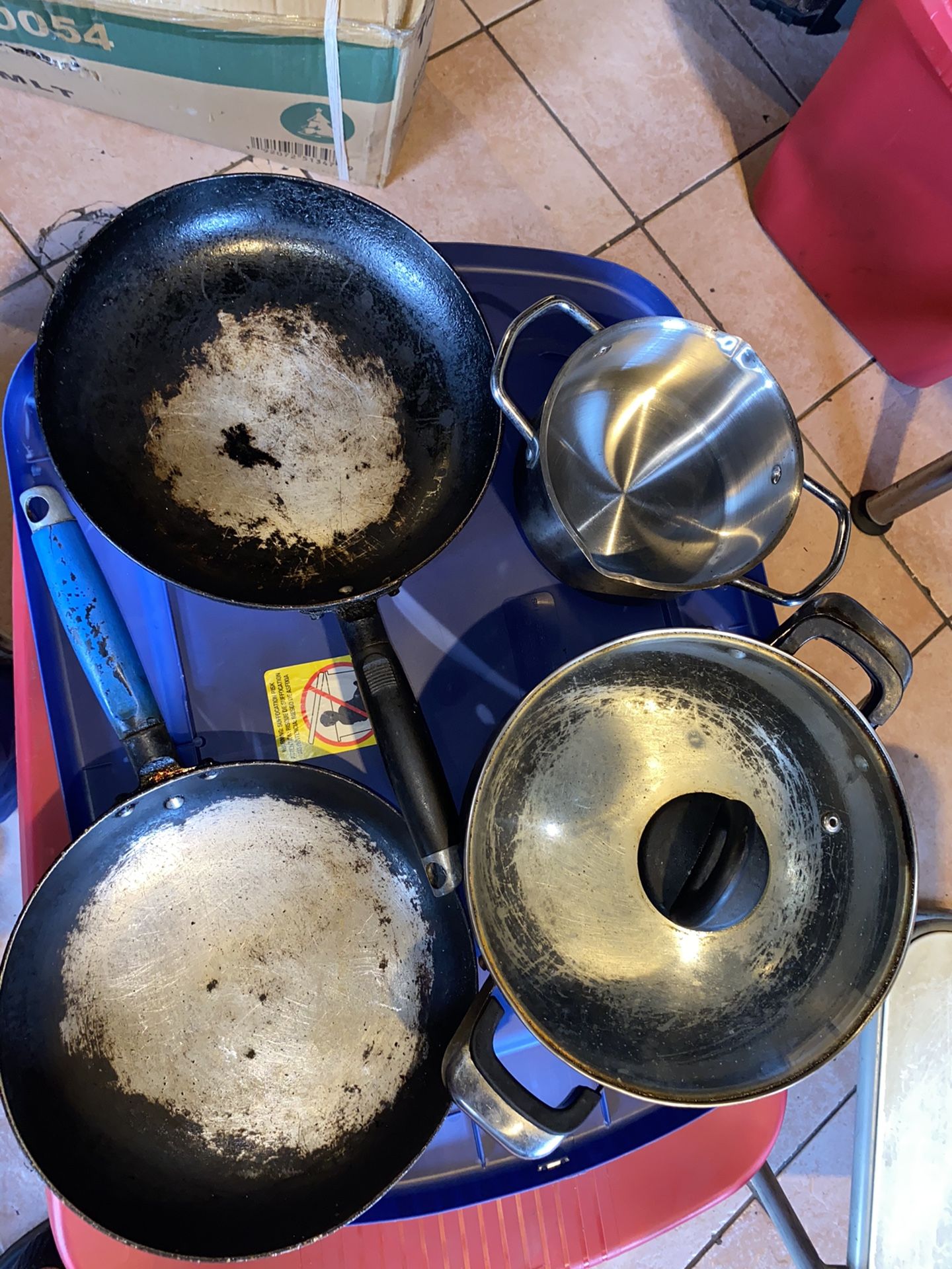 Pans and pots bundle