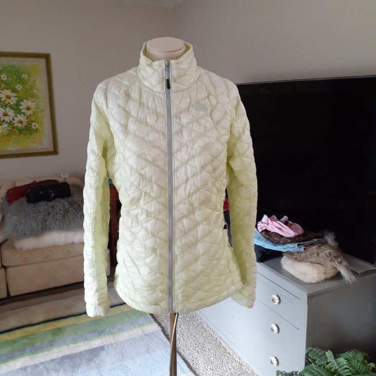 North face women's thermoball jacket size M