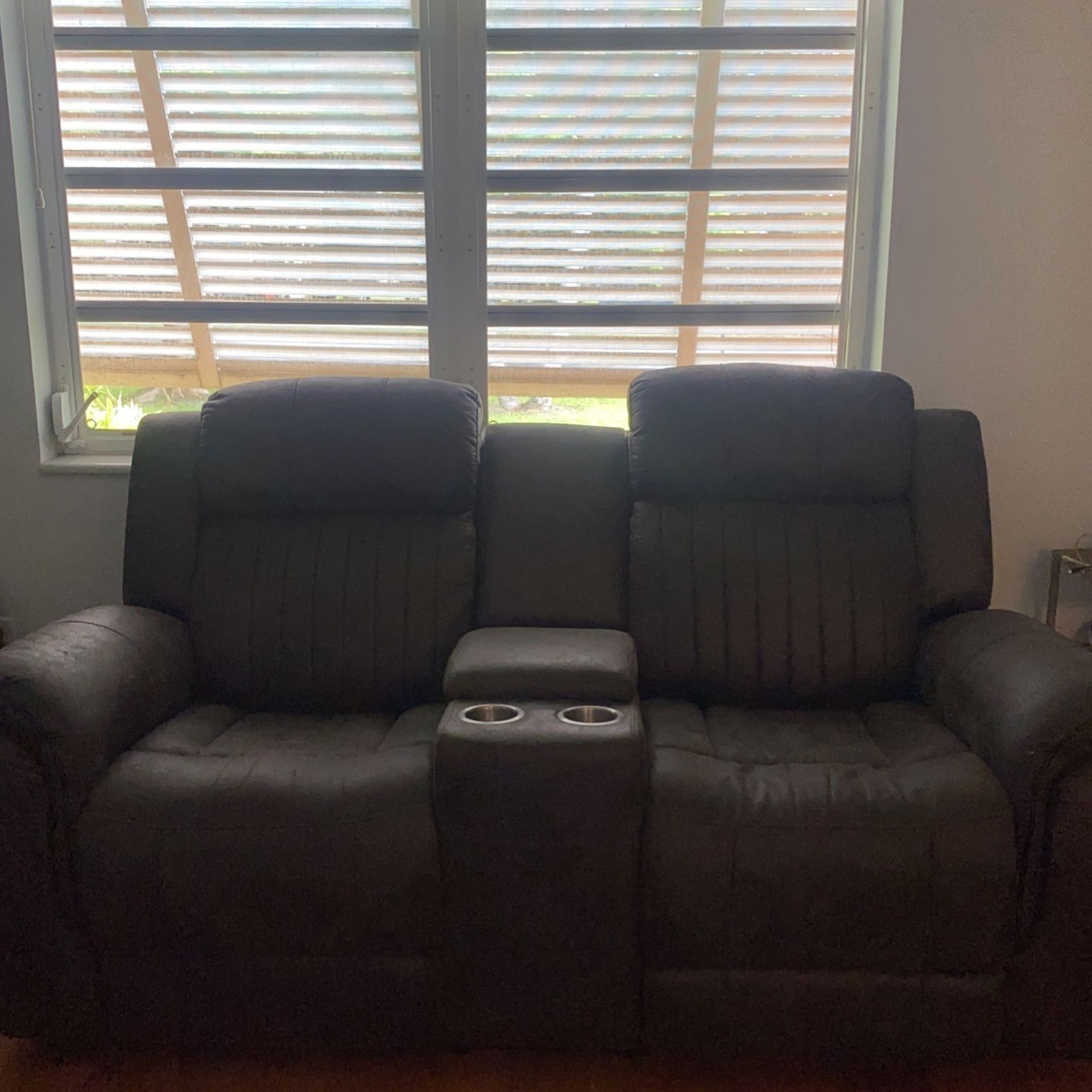 La-z-Boy Reclining Grey Leather Couches