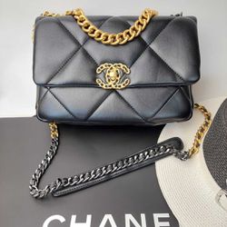 New Chanel Black Shoulder Bag, Includes Chanel Box,  VIP GIFT Thumbnail
