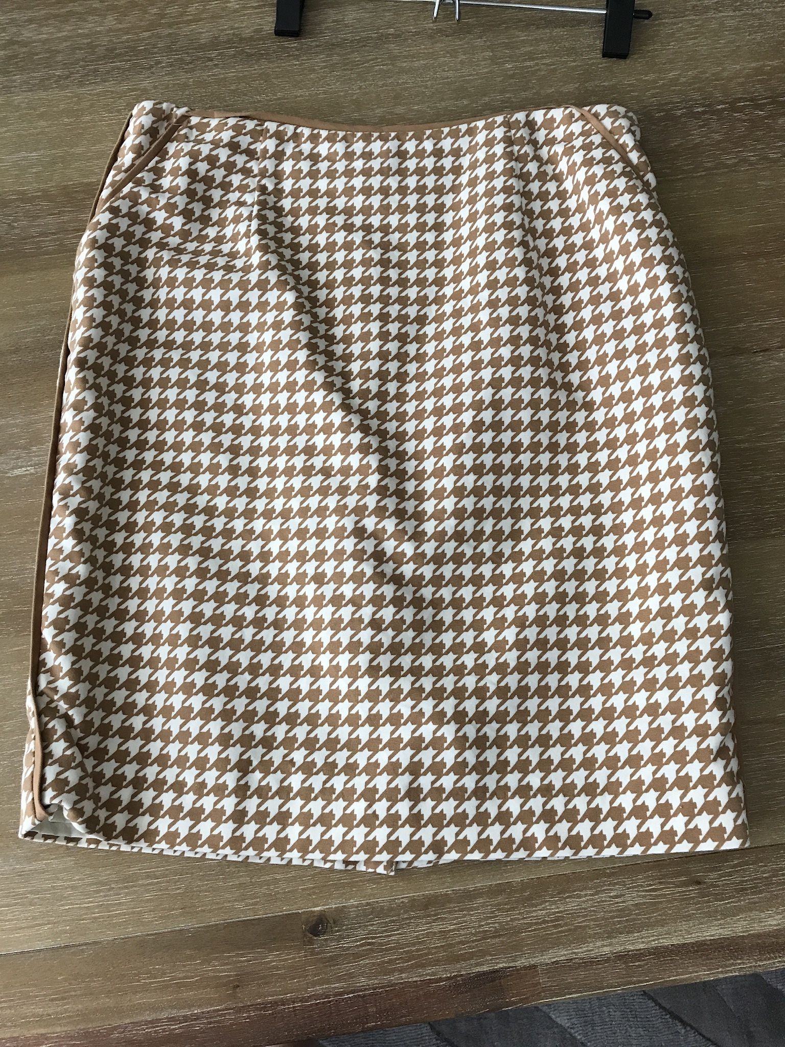 Houndstooth Pencil Skirt