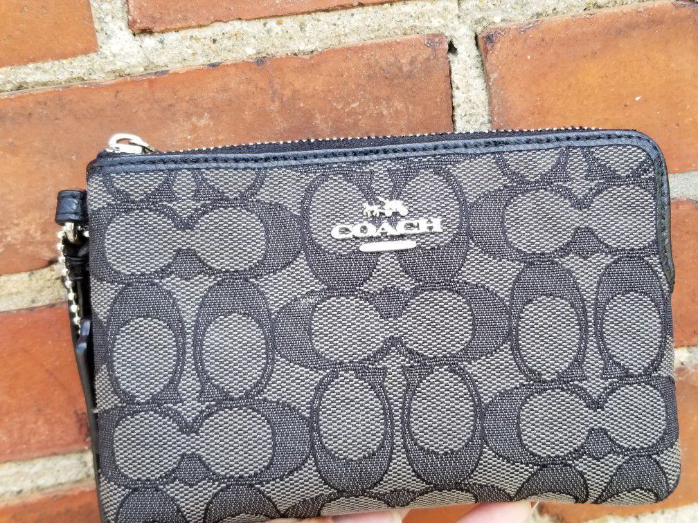 Couch Wristlet is 