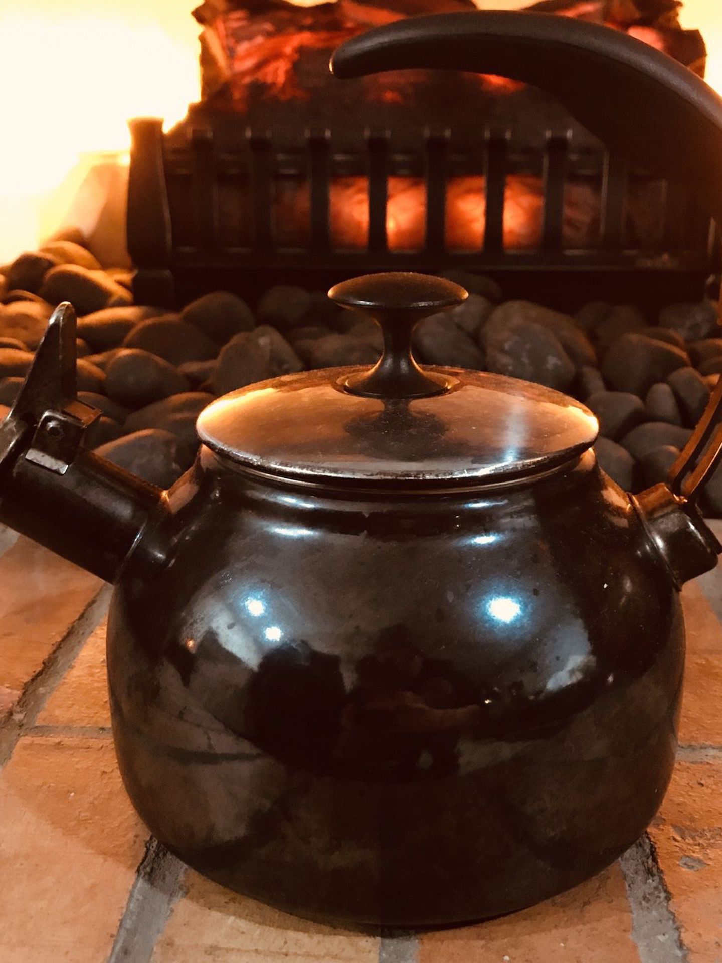 Tea Kettle Pot darker gunmetal grey with lid & whistle