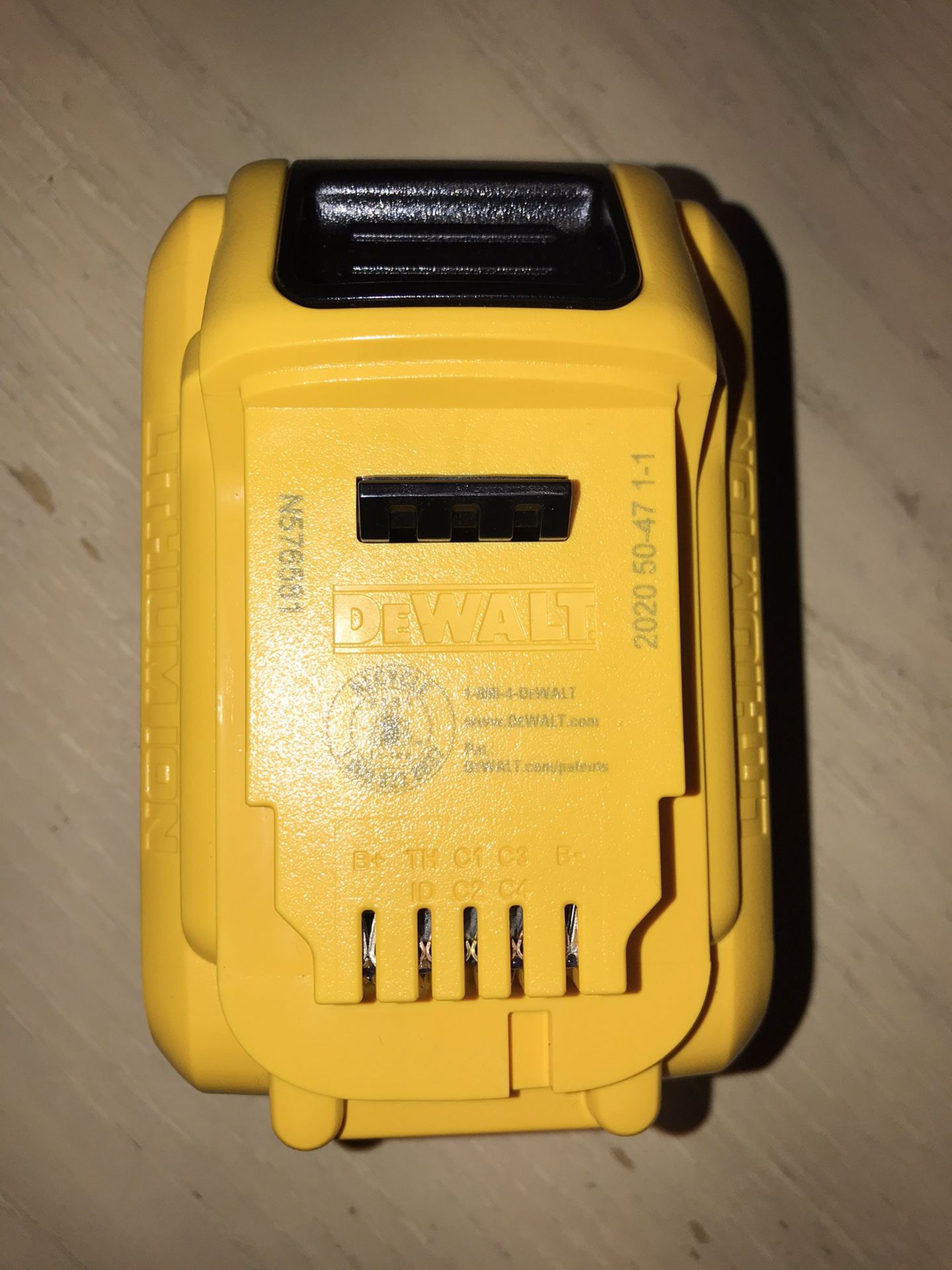 DEWALT XR 8.0AH BATERY NEW NEVER USED