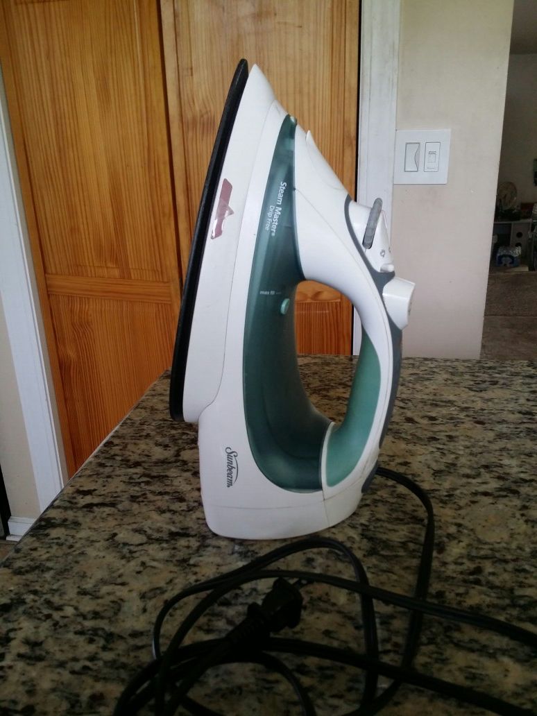 Sunbeam Steam Master Drip Free Iron