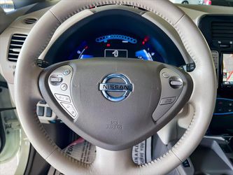 2012 Nissan LEAF Thumbnail