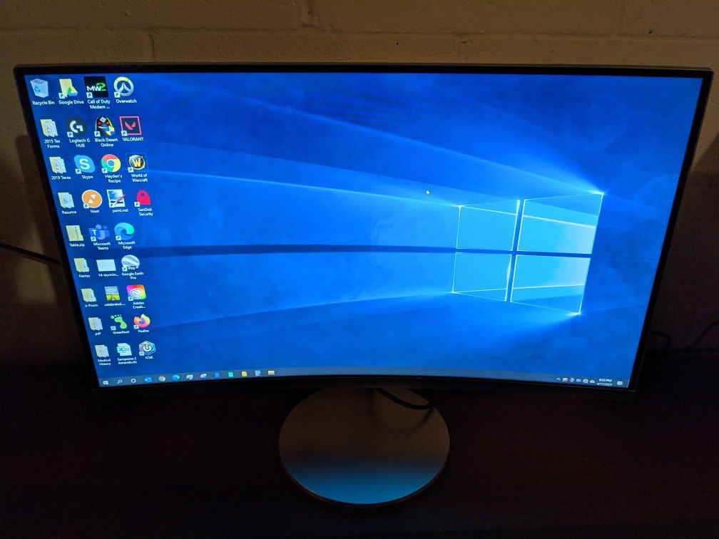 Monitor and Computer - Intel i7 4790k - 16GB RAM - 3TB HDD + 256GB SSD