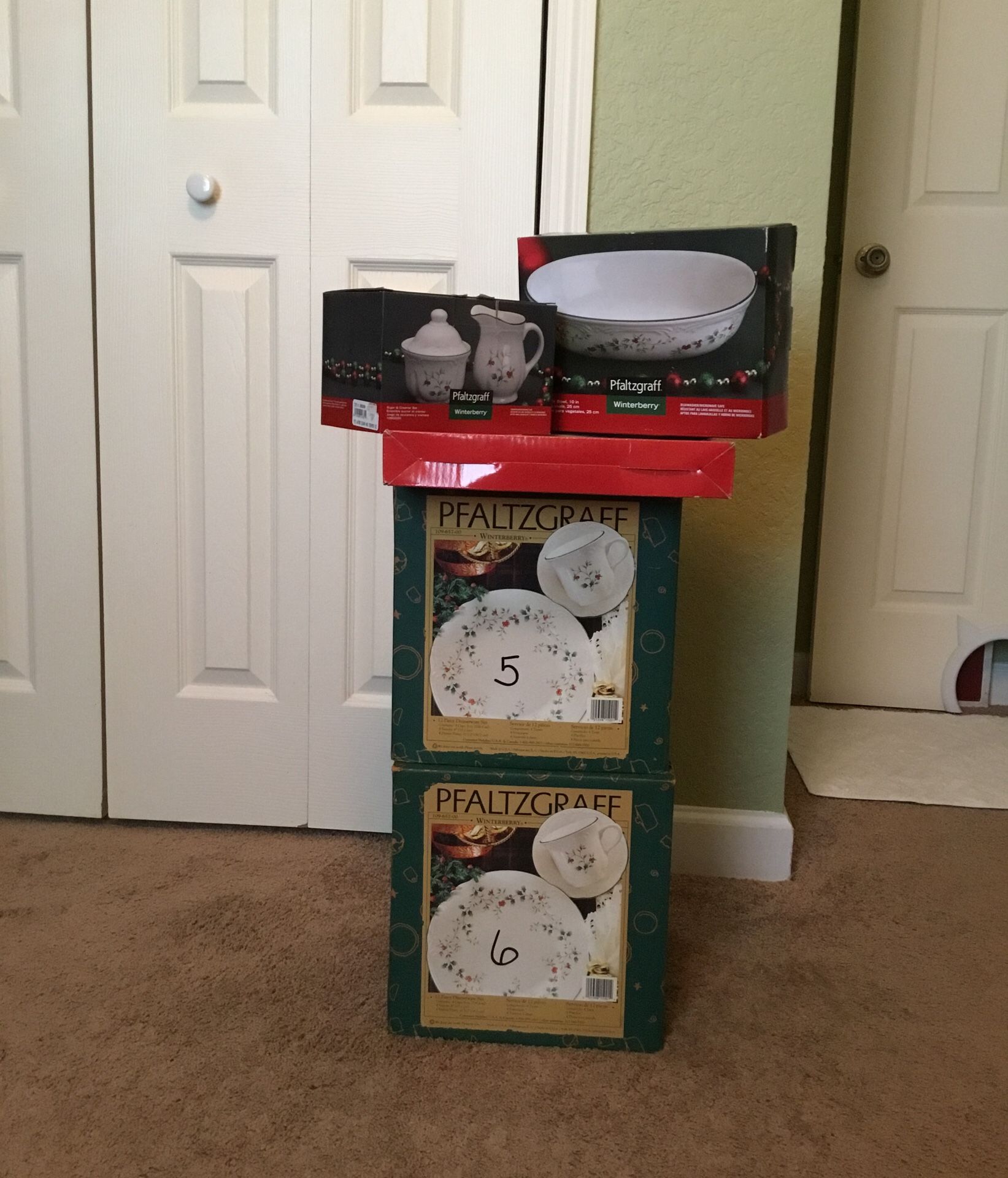 Winterberry Christmas set