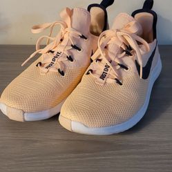Pink Nike Feee Trainers 8 Women's Size 6.5 Thumbnail