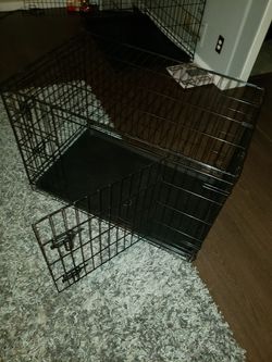 Medium dog kennel great condition! Thumbnail