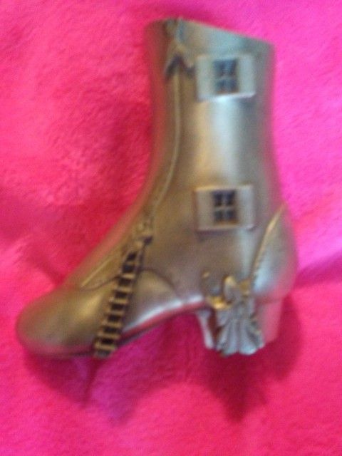 Pewter "Little Ol Lady That Lived In A Shoe"