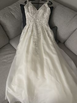 David’s Bridal Wedding Dress! Size 4  Thumbnail