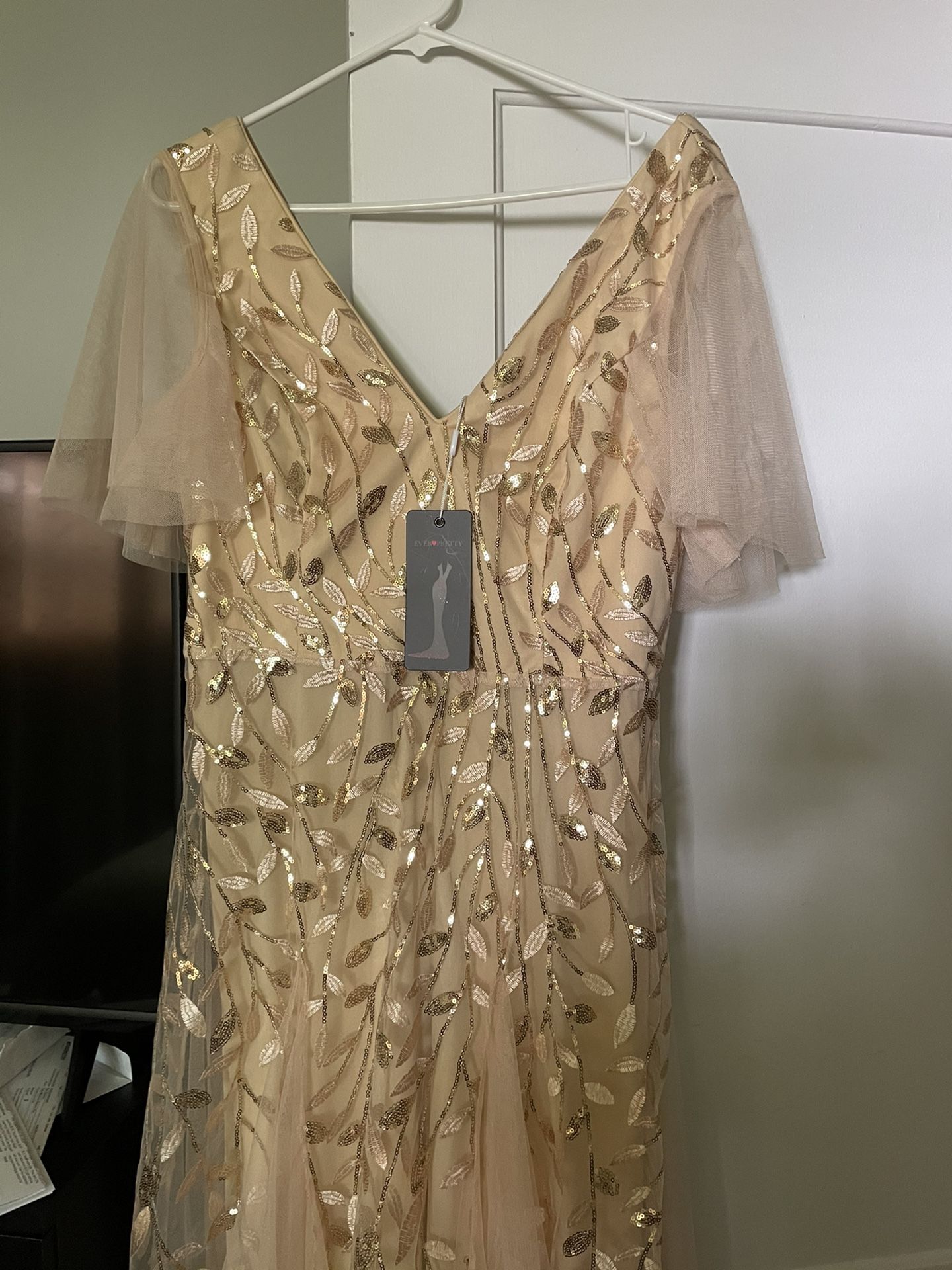 Size 14 Runs A Bit Small Prom Or Wedding Dress