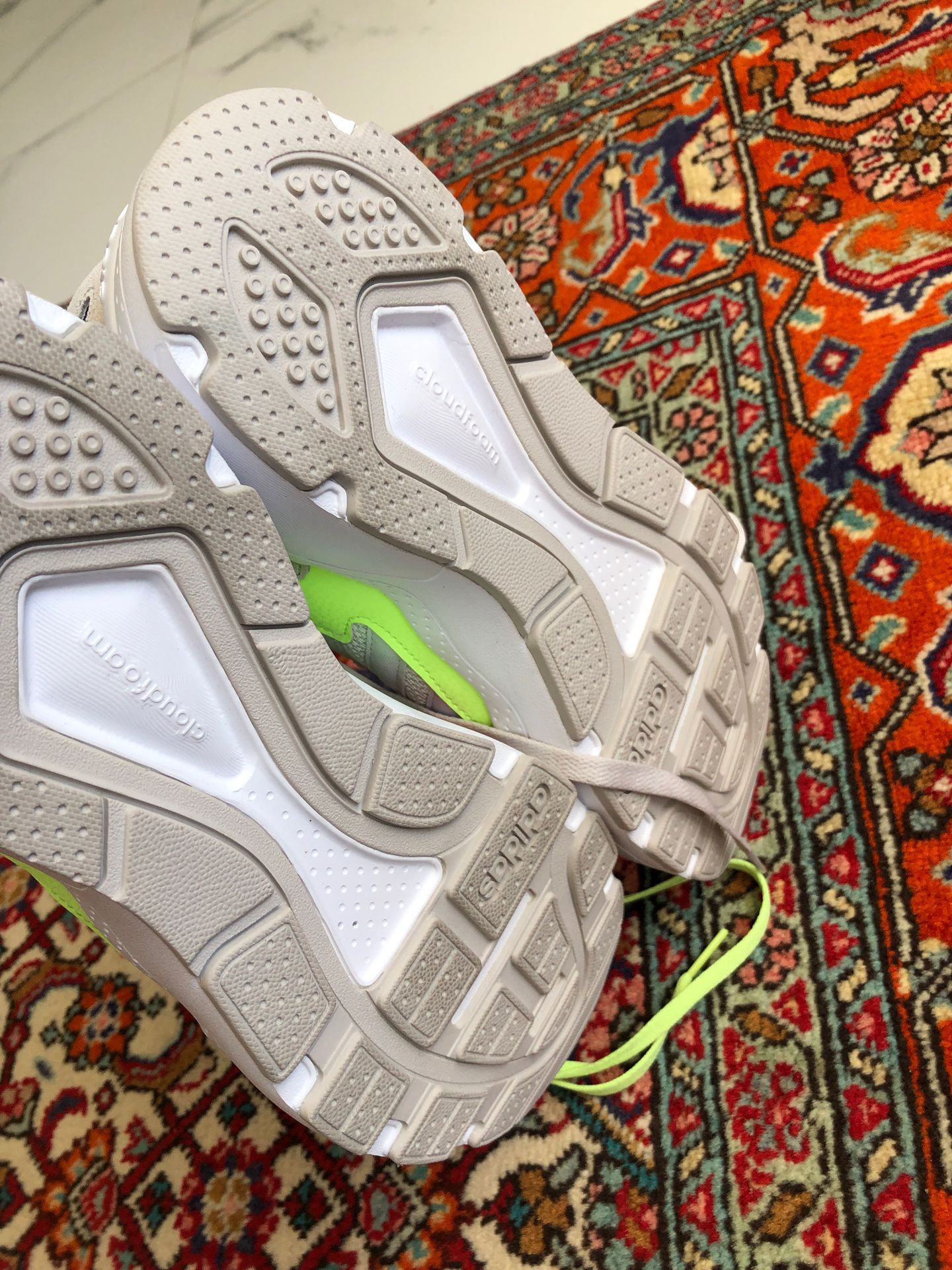 Adidas mens new 9.5 chaos sneakers