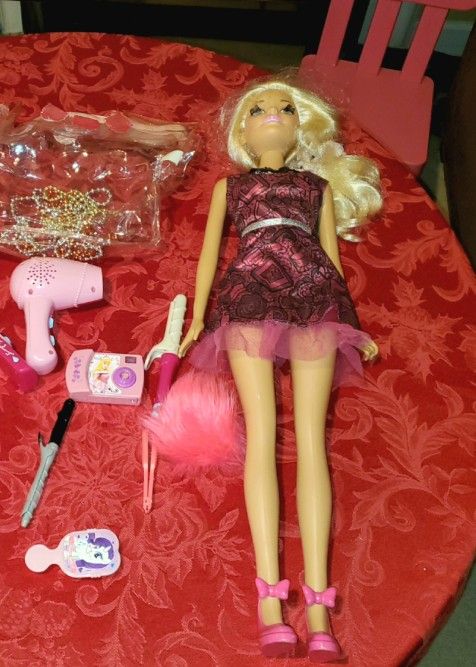 28 Inch Large Barbie & 11 Hair Accessories