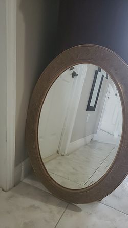 Oval mirror Thumbnail