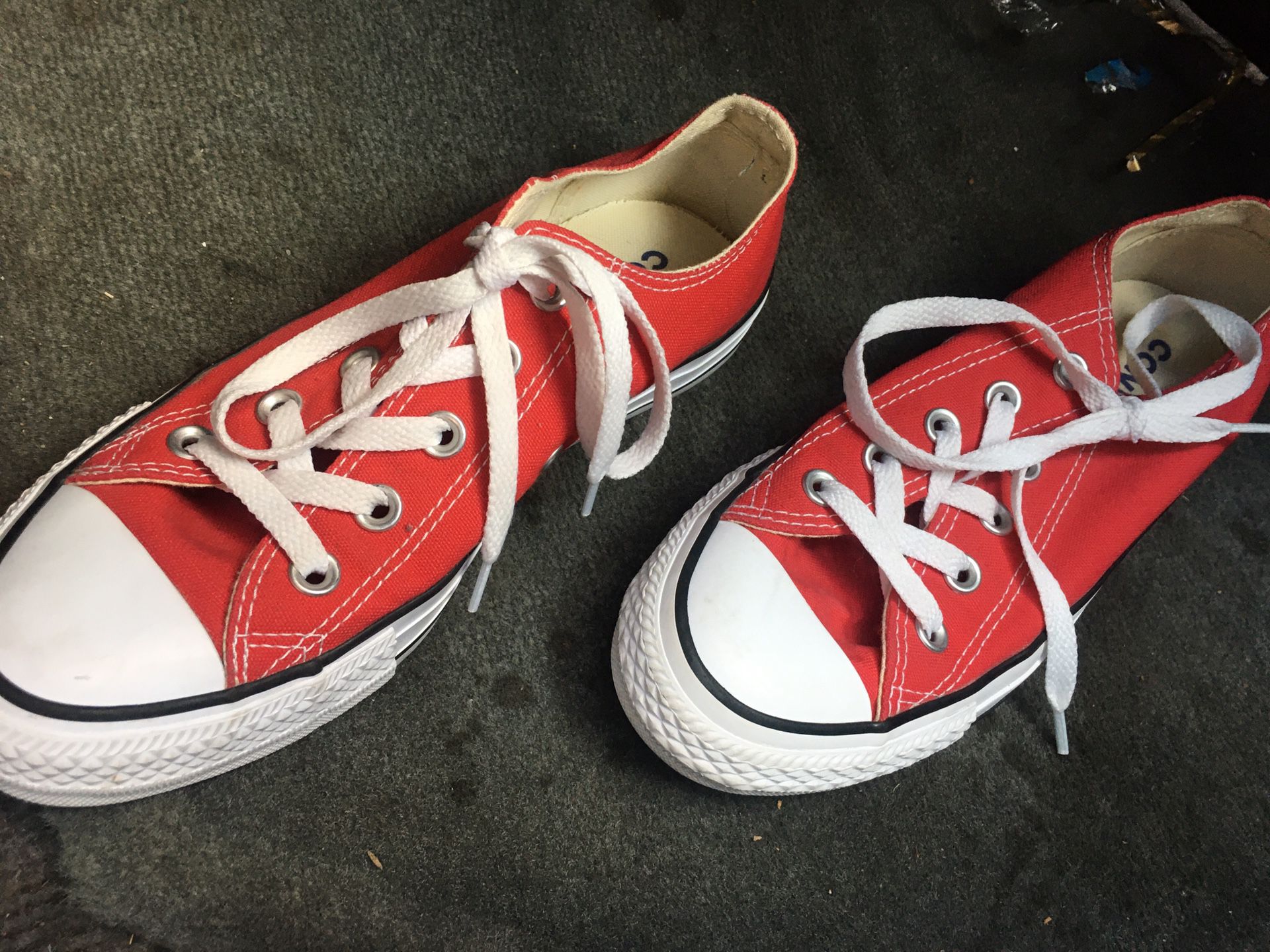Women’s Size 6 Red Converse