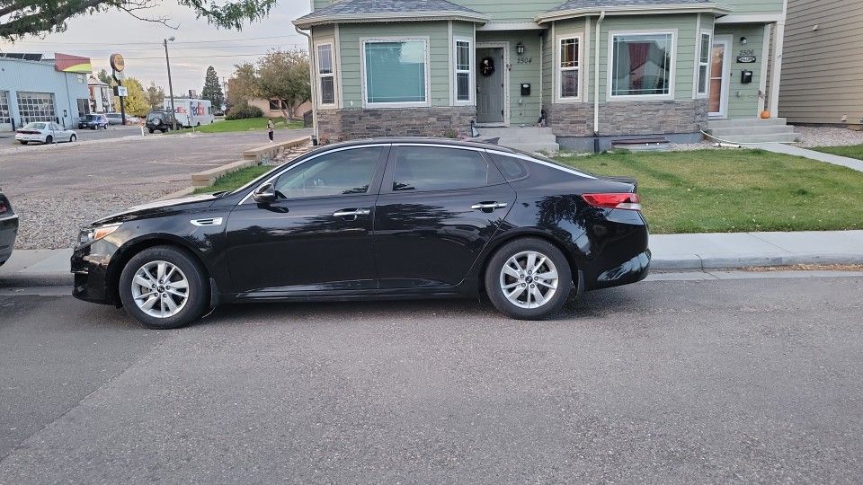 2017 KIA Optima