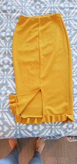 Yellow Pencil Skirt XS - Never Worn Thumbnail