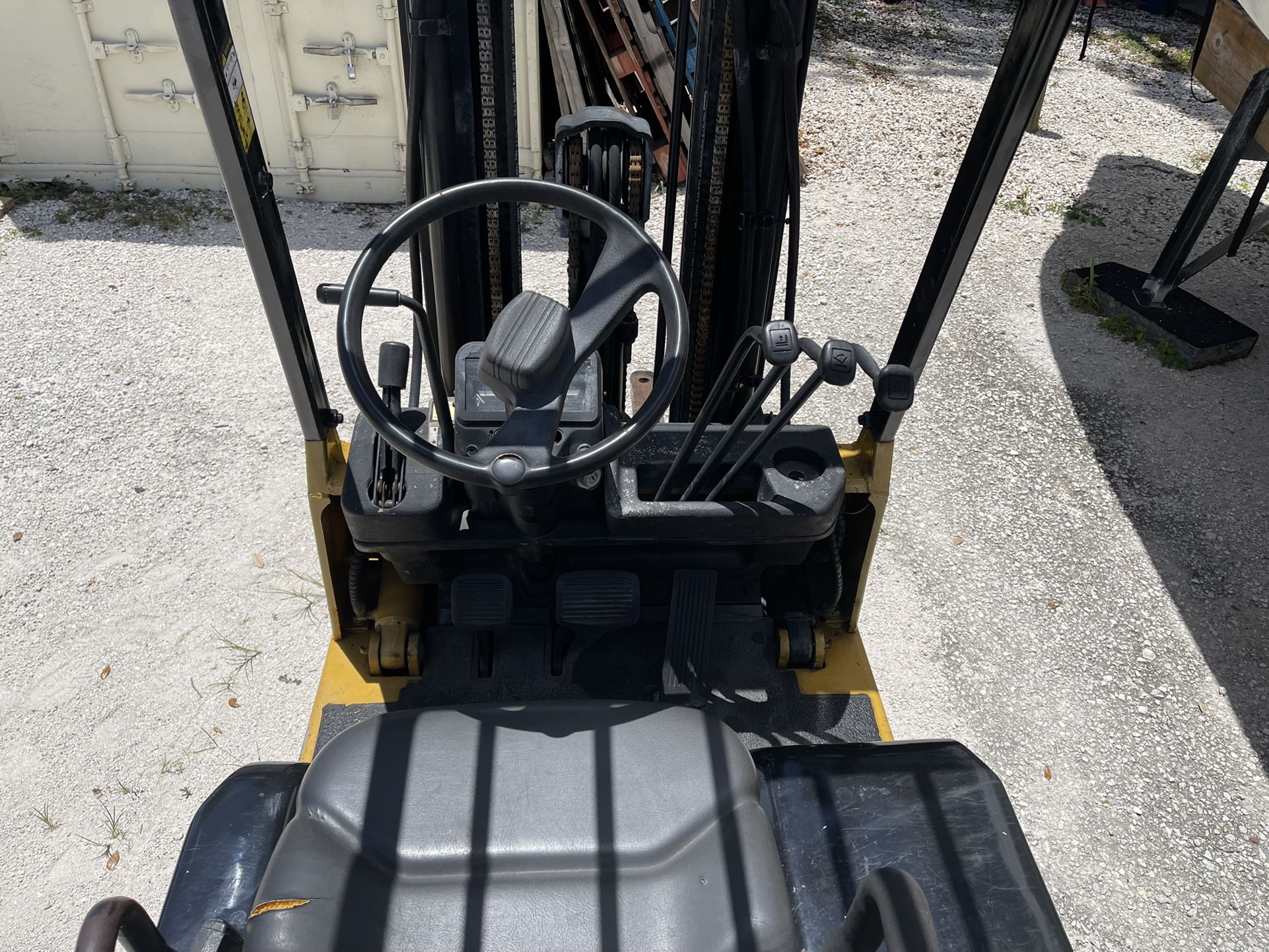 Very nice Cat 3500lb Three Stage Forklift Works Perfect