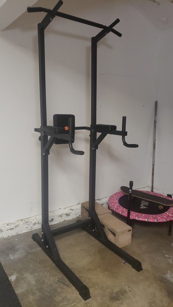 Pull Up Bar Dip Bar Tower