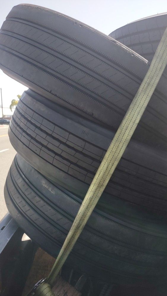 Semi Truck Tires 295-75-22.5