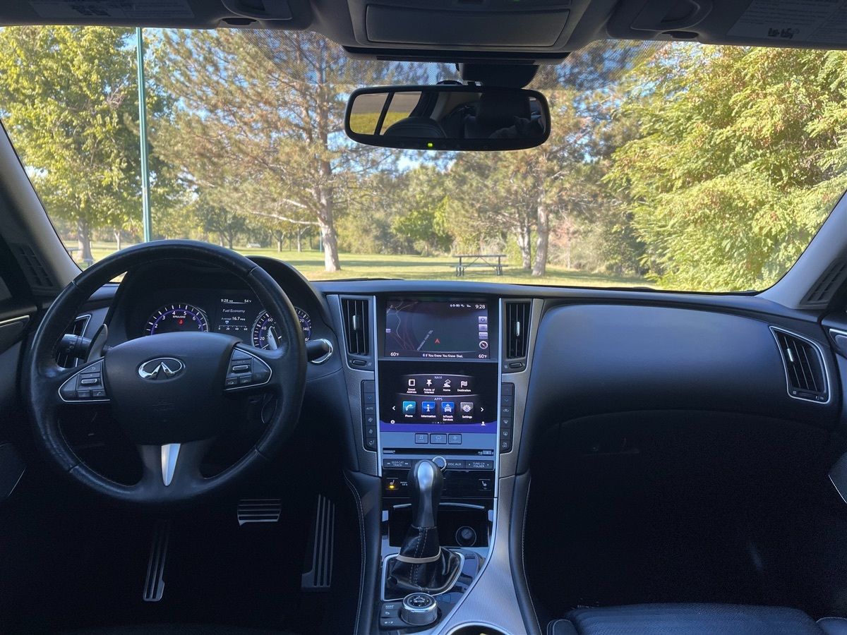2017 INFINITI Q50