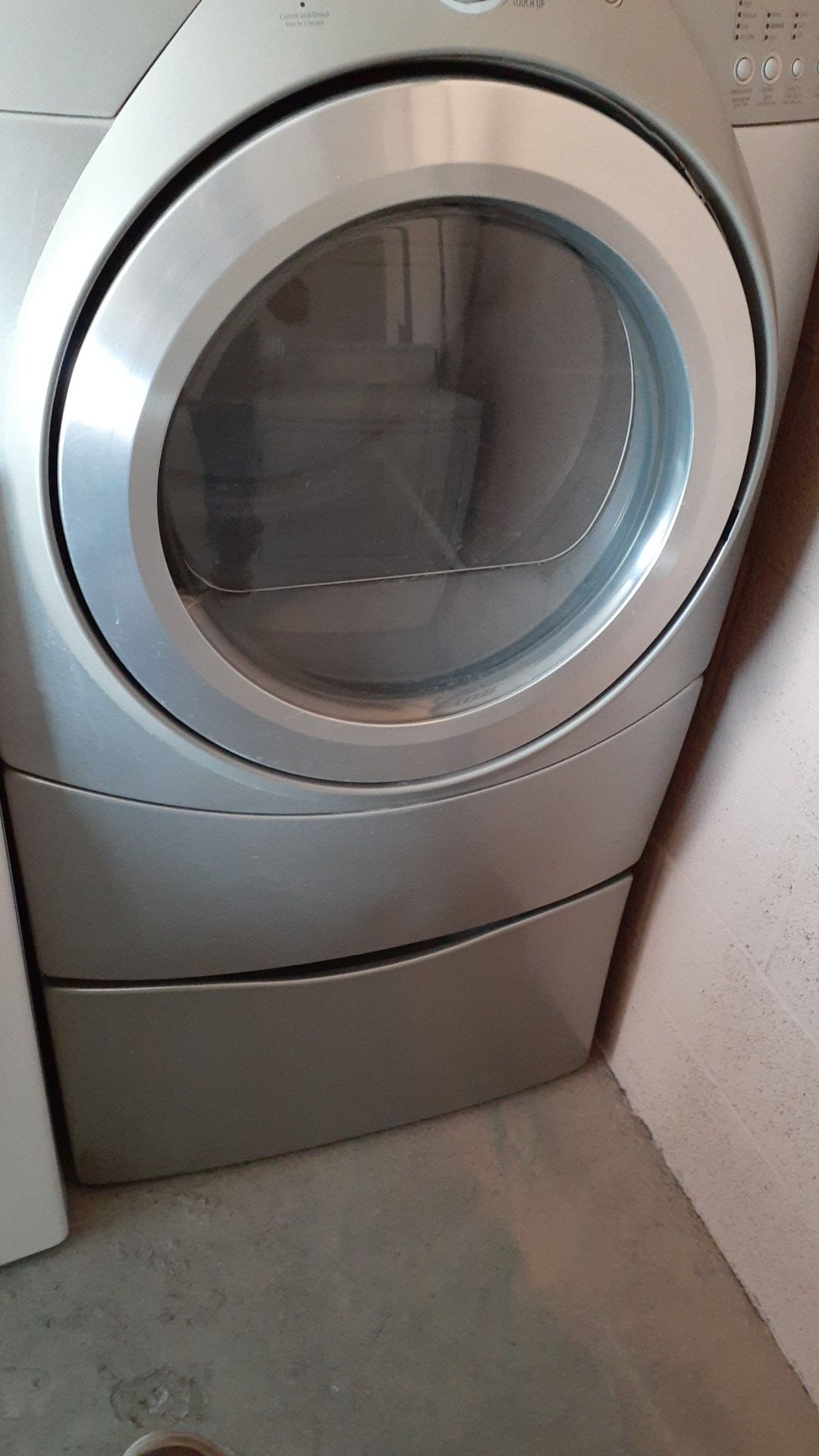 Nice whirlpool duet gas dryer available