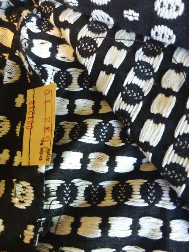 VINTG,28"WAIST SIZE CALIFORNIA GIRL WOMEN'S DRESS, PENCIL WRAP SKIRT WITH 2 LAGE POCKETS